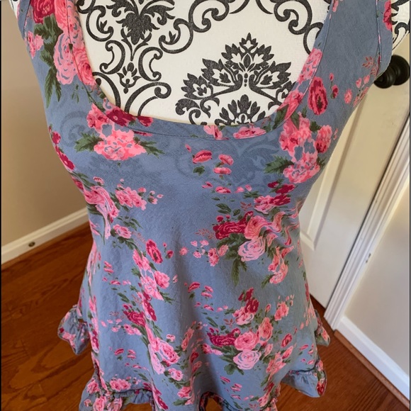 International designer Gabrielle Parker, juniors floral tank top. Small 💘 - Picture 2 of 7